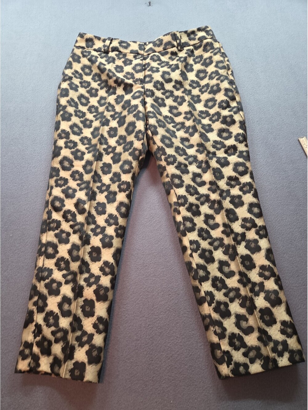 women's gold&black ankle pants by Ann Taylor size 6P